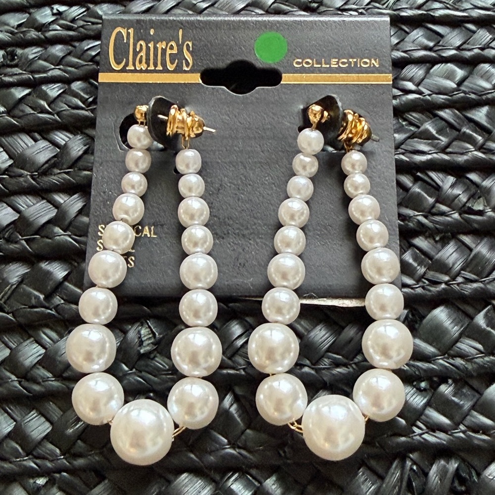 Claire's Vintage Faux Pearl Oval Stud Gold and White Earrings-Butterfly Back 90s - Picture 4 of 7